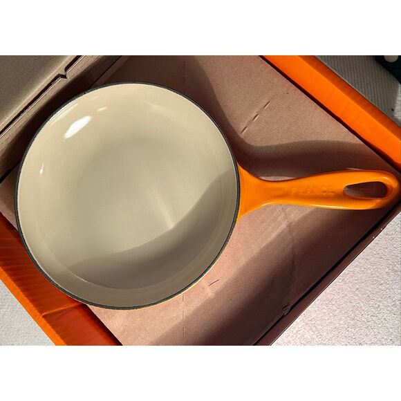 New In Box Le Creuset Multifunction Pan, 2.5 Qt. 2 in 1 Frame Orange Sauté Pan - Picture 10 of 11